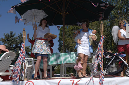 Walnut Grove Parade July '05    24