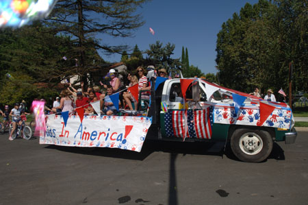 Walnut Grove Parade July '05    26